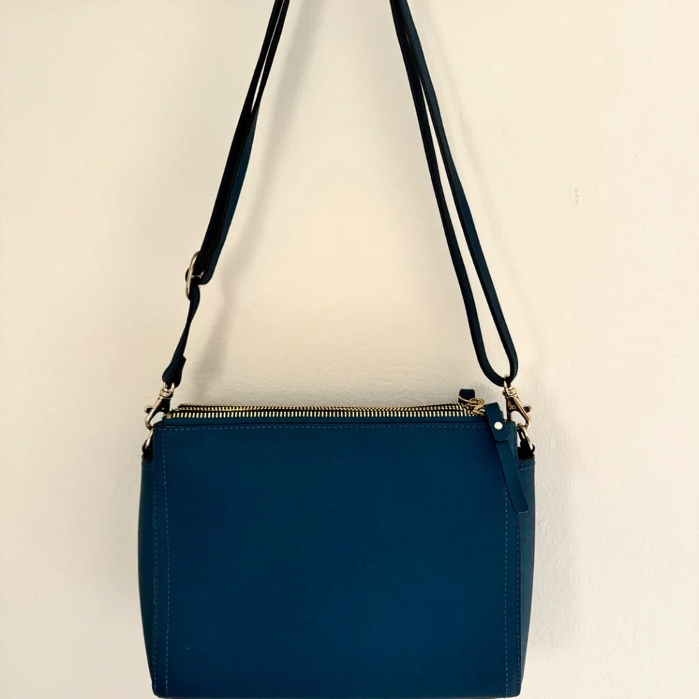 Lo & Sons Purse / The Pearl / Pacific Blue / Saffiano Leather / Gold Hardware - Picture 4 of 16